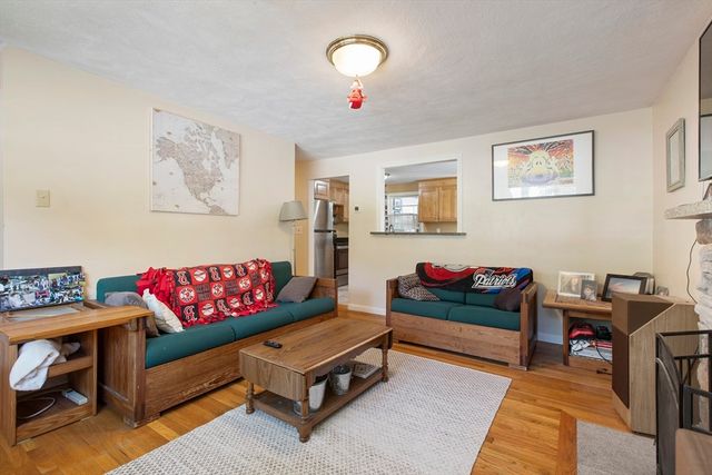 3 Parliament Dr, Franklin, MA 02038