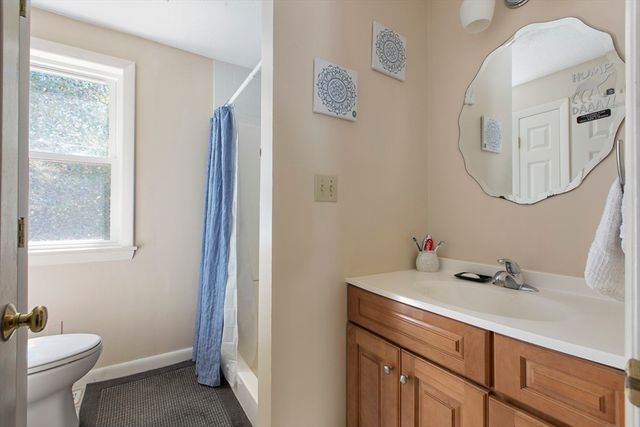 3 Parliament Dr, Franklin, MA 02038