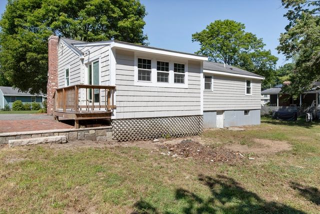 3 Parliament Dr, Franklin, MA 02038