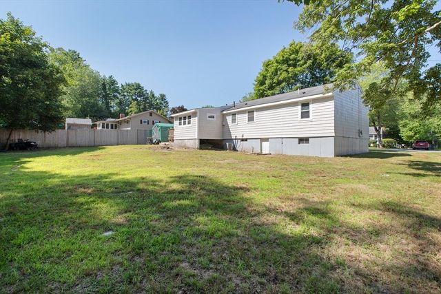 3 Parliament Dr, Franklin, MA 02038