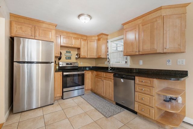 3 Parliament Dr, Franklin, MA 02038