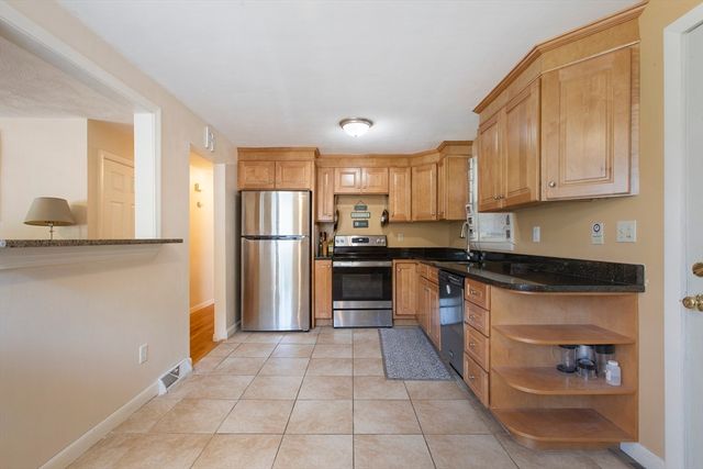 3 Parliament Dr, Franklin, MA 02038