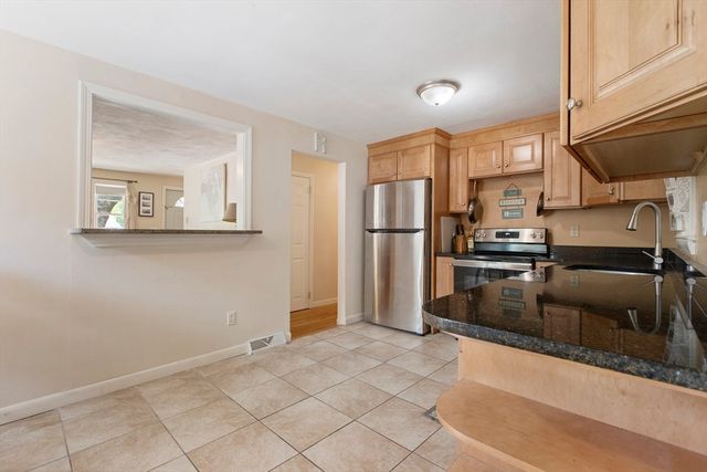 3 Parliament Dr, Franklin, MA 02038