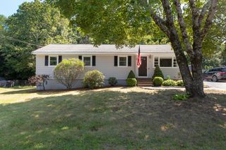 3 Parliament Dr, Franklin, MA 02038