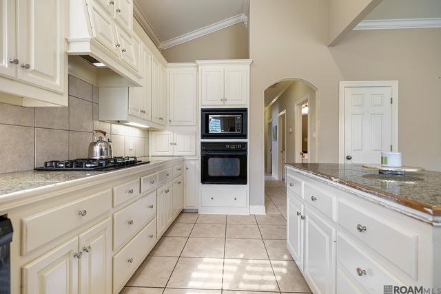 18666 Mossy Oak Ct, Prairieville, LA 70769