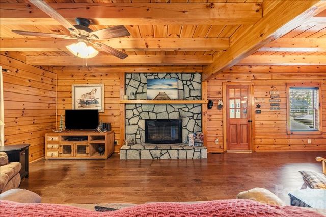 6012 Holiday Shores Avenue, Nebo, NC 28761