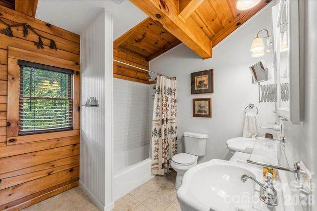 6012 Holiday Shores Avenue, Nebo, NC 28761