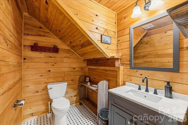 6012 Holiday Shores Avenue, Nebo, NC 28761