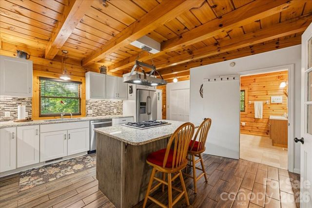 6012 Holiday Shores Avenue, Nebo, NC 28761