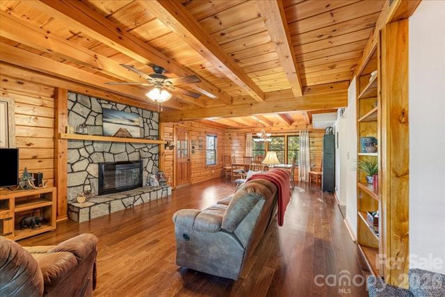 6012 Holiday Shores Avenue, Nebo, NC 28761
