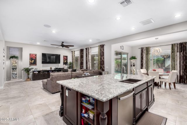 10224 E TIGER LILY Avenue, Mesa, AZ 85212