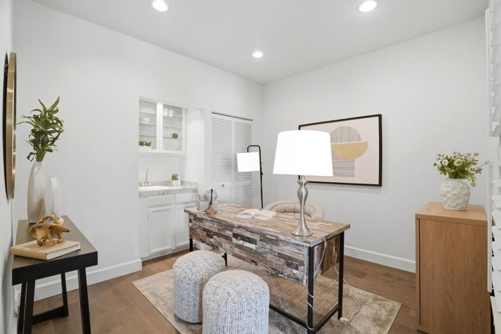 Image 14 of property listing at 50 Horgan Avenue 47, Redwood City, CA 94061