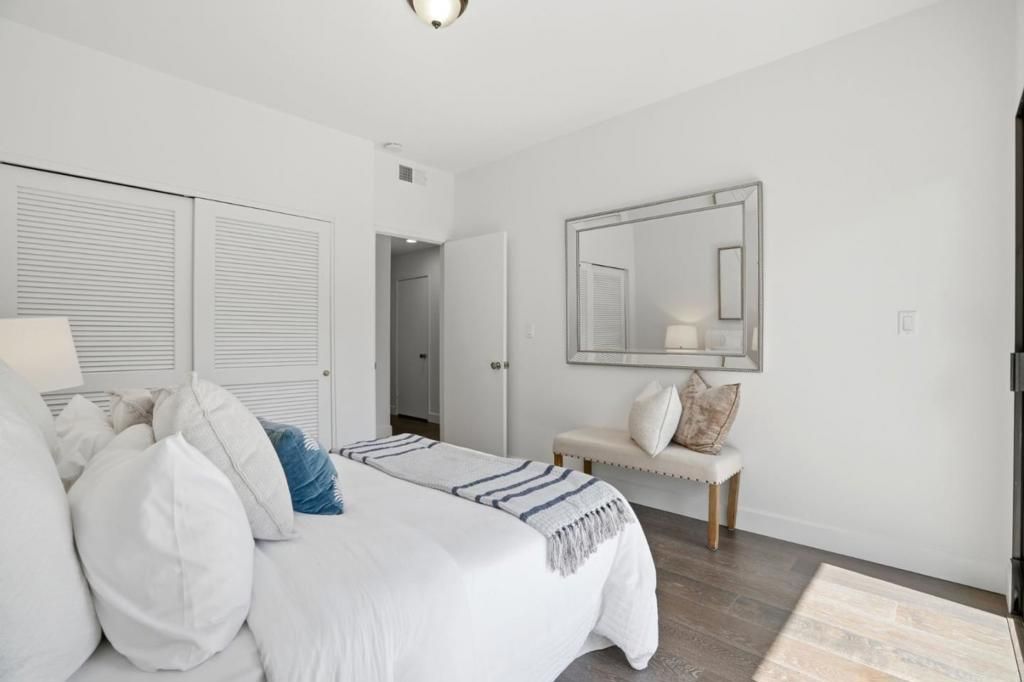 Image 16 of property listing at 50 Horgan Avenue 47, Redwood City, CA 94061