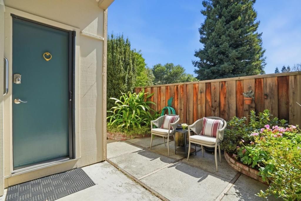 Image 22 of property listing at 50 Horgan Avenue 47, Redwood City, CA 94061