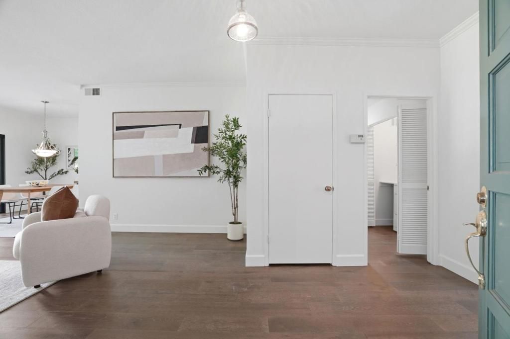 Image 3 of property listing at 50 Horgan Avenue 47, Redwood City, CA 94061