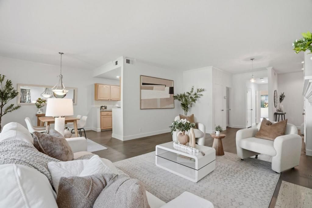 Image 4 of property listing at 50 Horgan Avenue 47, Redwood City, CA 94061