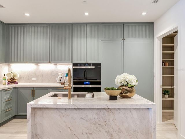 3101 BAYSHORE BOULEVARD 303, Tampa, FL 33629