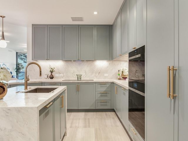 3101 BAYSHORE BOULEVARD 303, Tampa, FL 33629