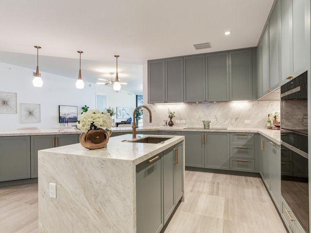 3101 BAYSHORE BOULEVARD 303, Tampa, FL 33629