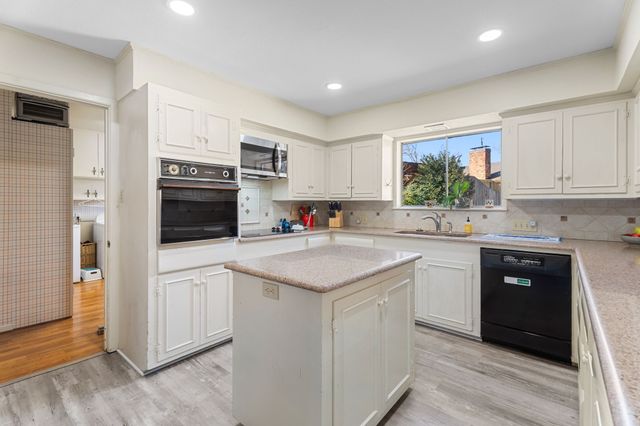 1936 Montrose Drive, Tyler, TX 75701