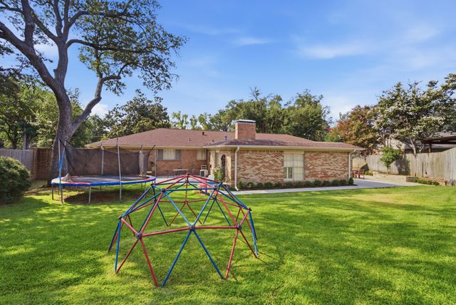 1936 Montrose Drive, Tyler, TX 75701