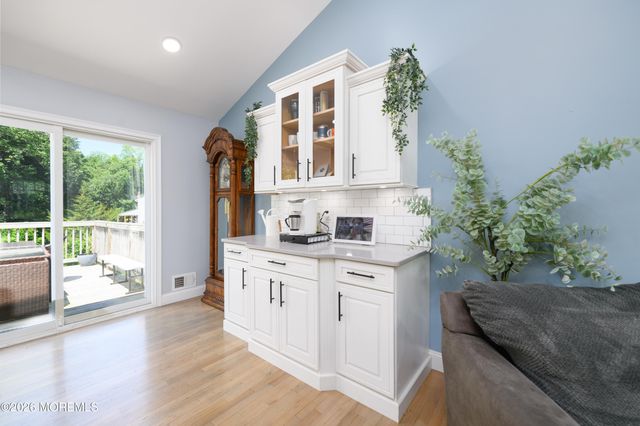 19 Kelvin Avenue, Leonardo, NJ 07737