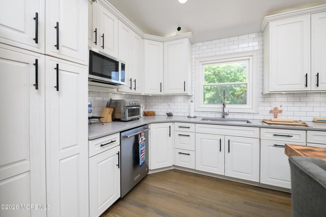 19 Kelvin Avenue, Leonardo, NJ 07737