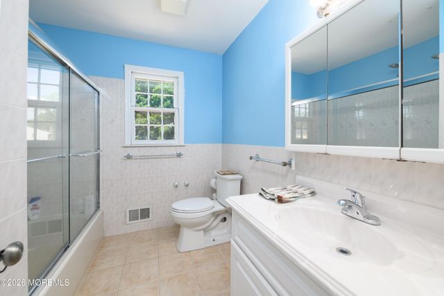 19 Kelvin Avenue, Leonardo, NJ 07737