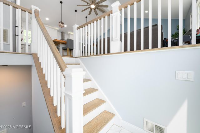 19 Kelvin Avenue, Leonardo, NJ 07737