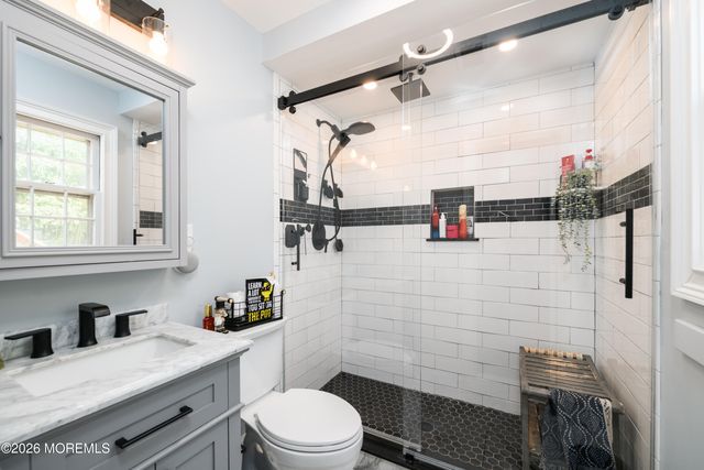 19 Kelvin Avenue, Leonardo, NJ 07737