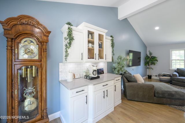 19 Kelvin Avenue, Leonardo, NJ 07737