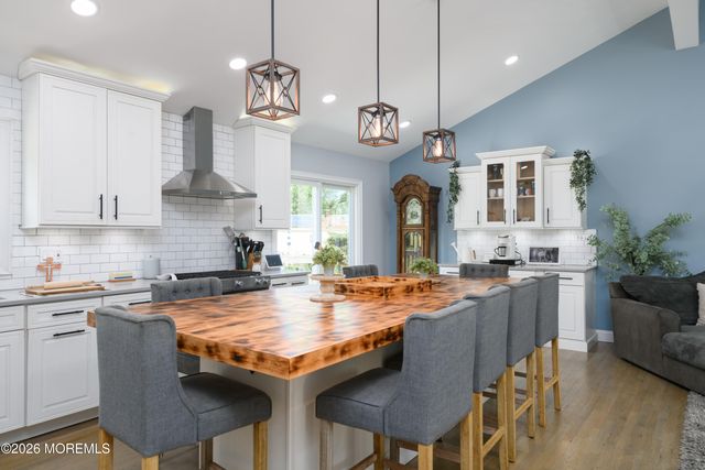 19 Kelvin Avenue, Leonardo, NJ 07737