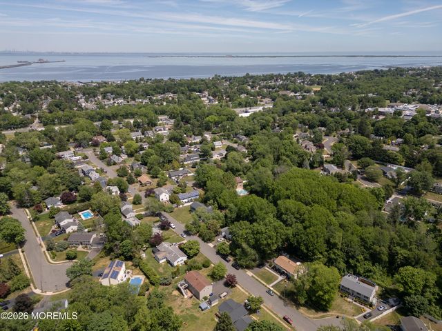 19 Kelvin Avenue, Leonardo, NJ 07737