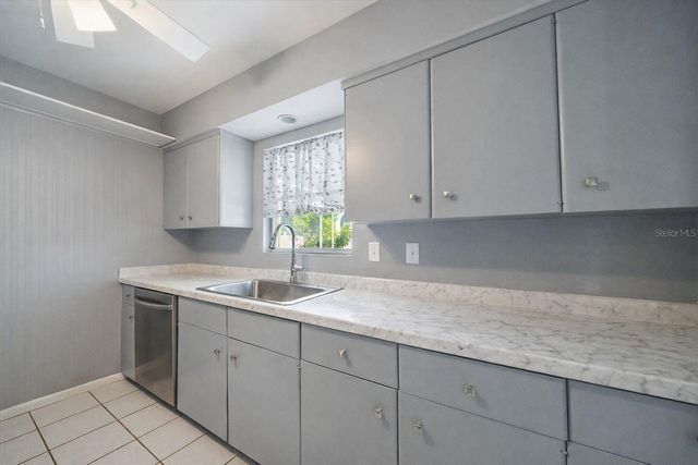 2534 WANETA DRIVE, Sarasota, FL 34231