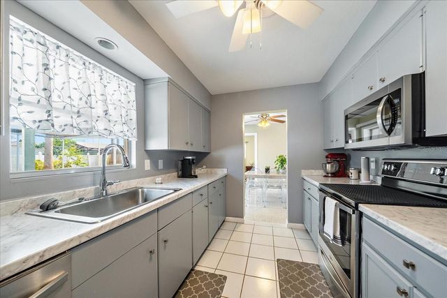 2534 WANETA DRIVE, Sarasota, FL 34231