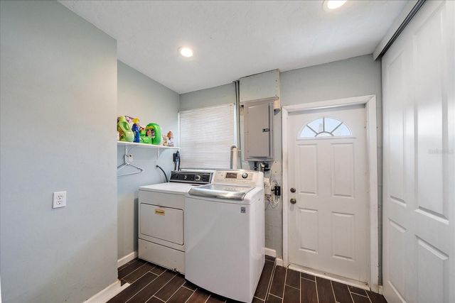 2534 WANETA DRIVE, Sarasota, FL 34231