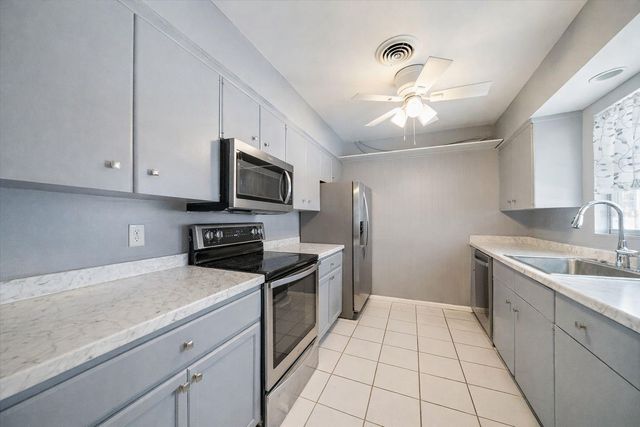2534 WANETA DRIVE, Sarasota, FL 34231
