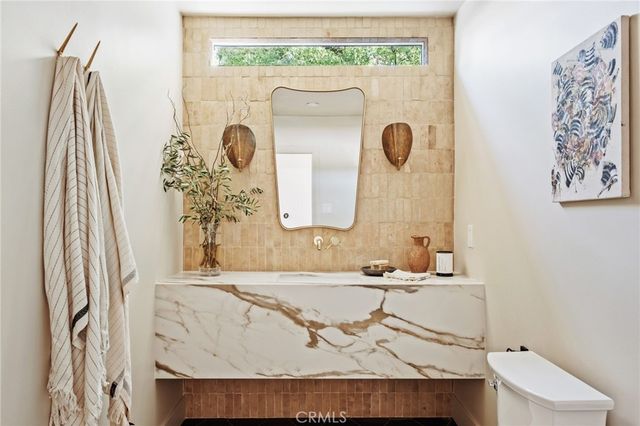 11110 Landale Street, Toluca Lake, CA 91602