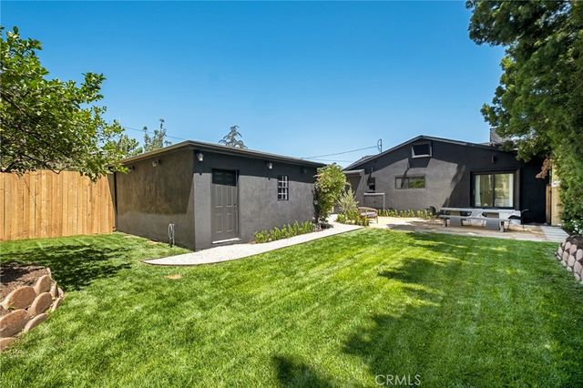 11110 Landale Street, Toluca Lake, CA 91602