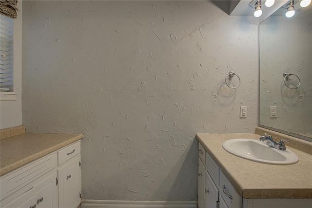 1513 Carlton Way, Oklahoma City, OK 73120