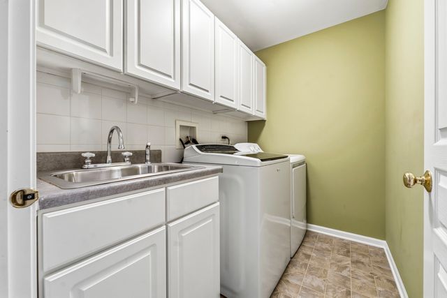 949 Indigo Court, Hanover Park, IL 60133