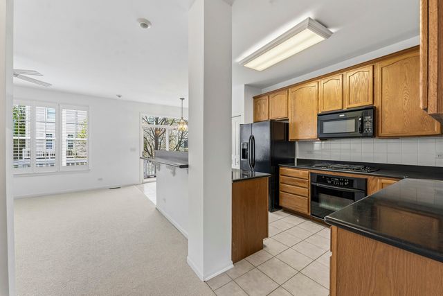 949 Indigo Court, Hanover Park, IL 60133