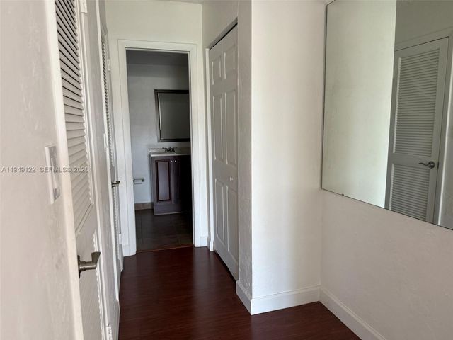 3860 NE 170th St 412, North Miami Beach, FL 33160