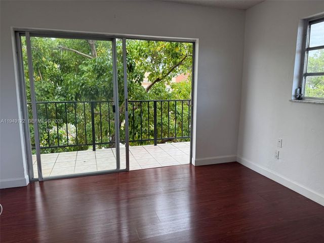 3860 NE 170th St 412, North Miami Beach, FL 33160