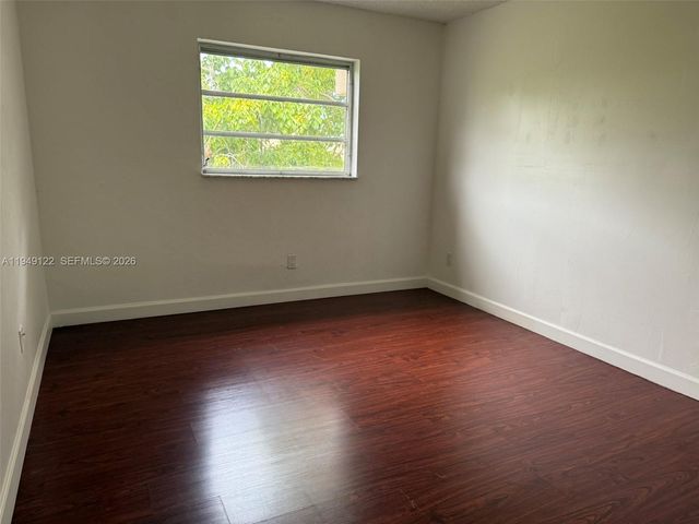 3860 NE 170th St 412, North Miami Beach, FL 33160