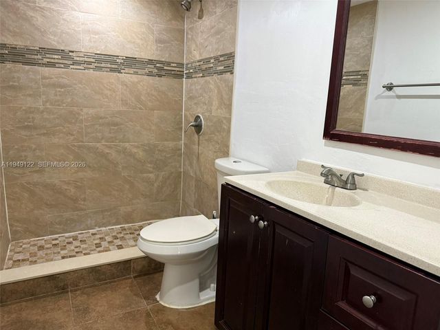 3860 NE 170th St 412, North Miami Beach, FL 33160