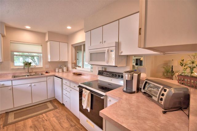 679 SWEETWATER WAY E, Haines City, FL 33844