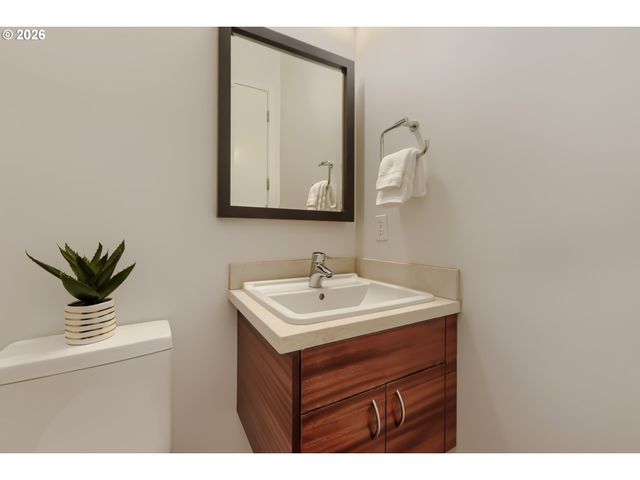1616 Nw RIVERSCAPE St, Portland, OR 97209