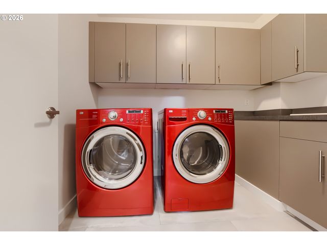1616 Nw RIVERSCAPE St, Portland, OR 97209