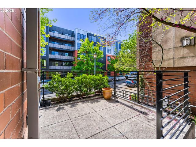1616 Nw RIVERSCAPE St, Portland, OR 97209